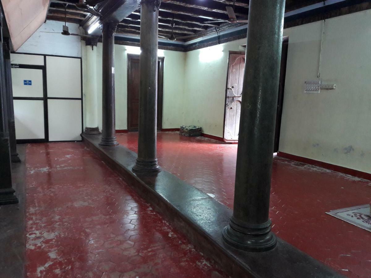 Devasthanam Lodge Thiruvananthapuram Exteriör bild