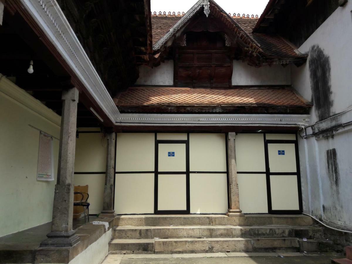 Devasthanam Lodge Thiruvananthapuram Exteriör bild