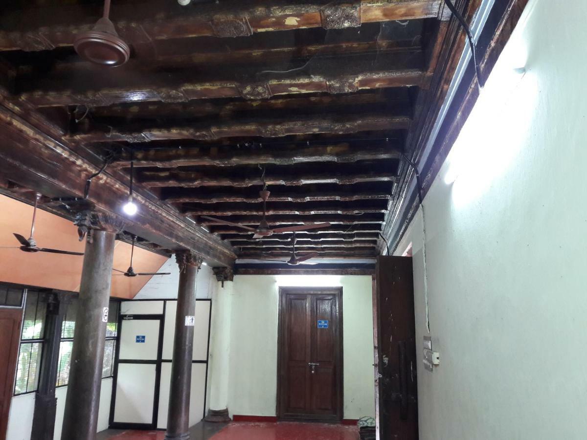 Devasthanam Lodge Thiruvananthapuram Exteriör bild